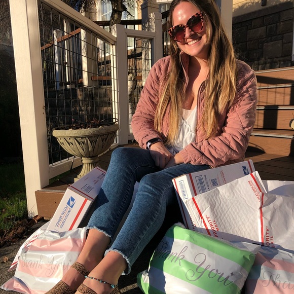 Meet your posher 🦋 - Picture 9 of 10